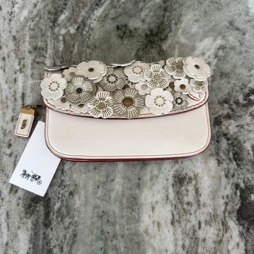 COACH 1941 Tea Rose Clutch Wristlet CHALK NWT